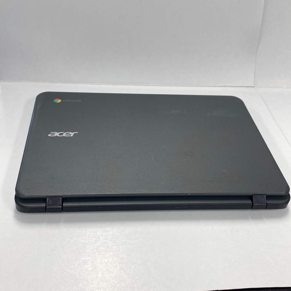 Acer C731 Series Chromebook with adapter